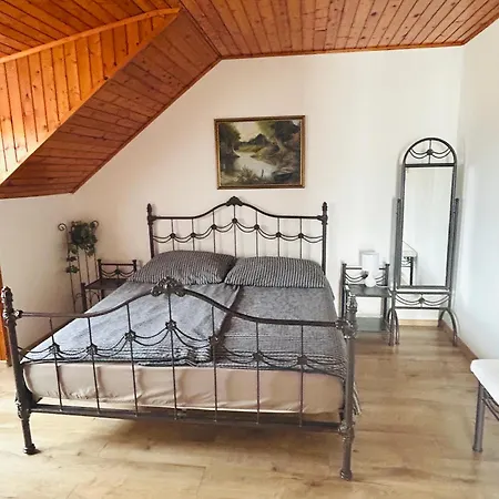 Tennis House With Balcony Apartment *