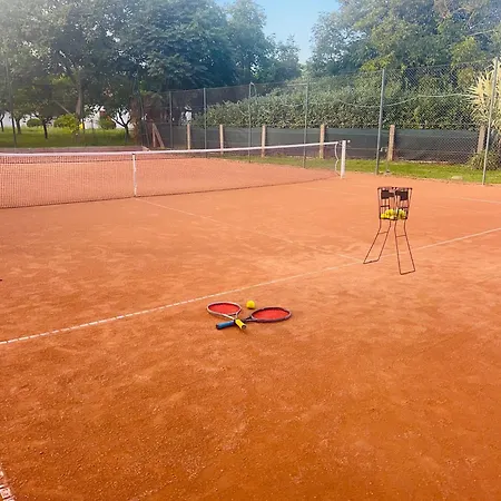 Tennis House With Balcony Apartman Ordacsehi
