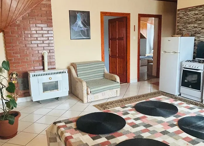 아파트 Tennis House With Balcony