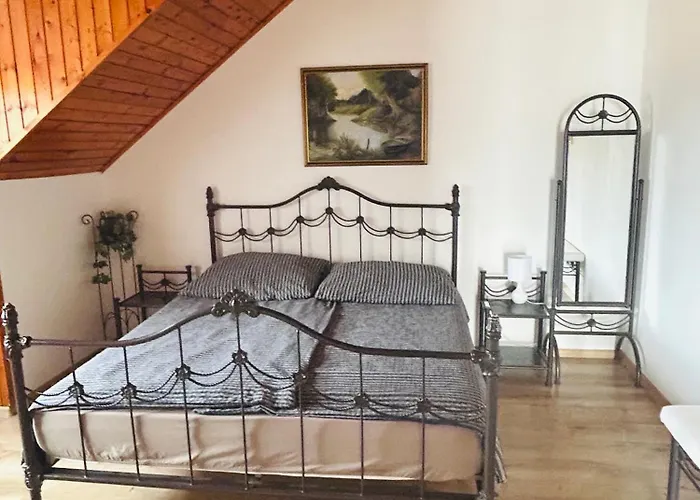 Tennis House With Balcony 아파트 *