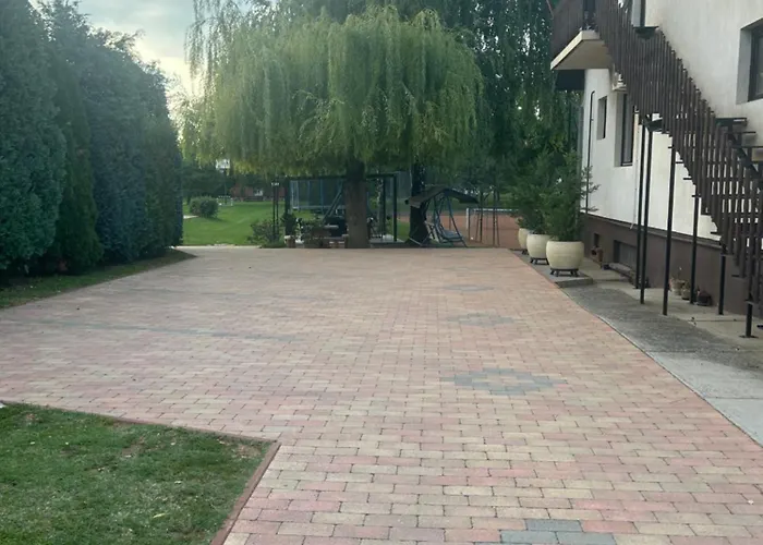 Tennis House With Balcony Ordacsehi