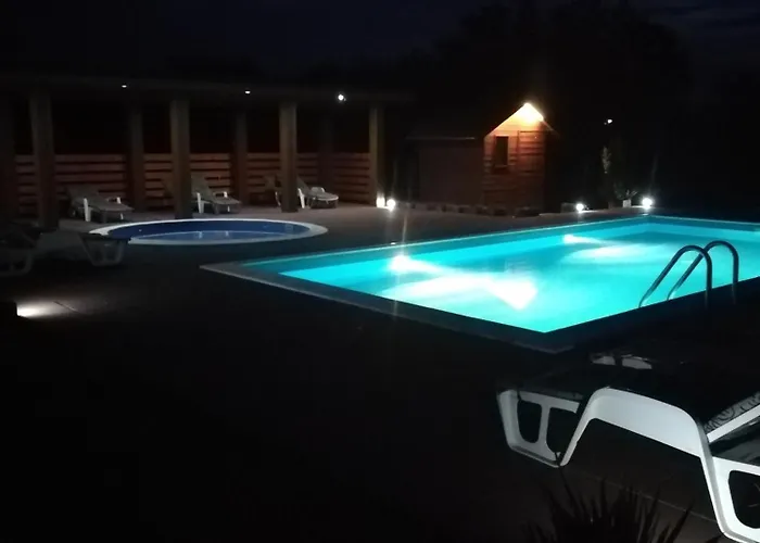 Tennis House With Balcony Ordacsehi